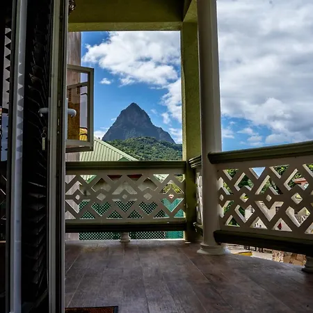 Topaz Apartment Villa - Piton View